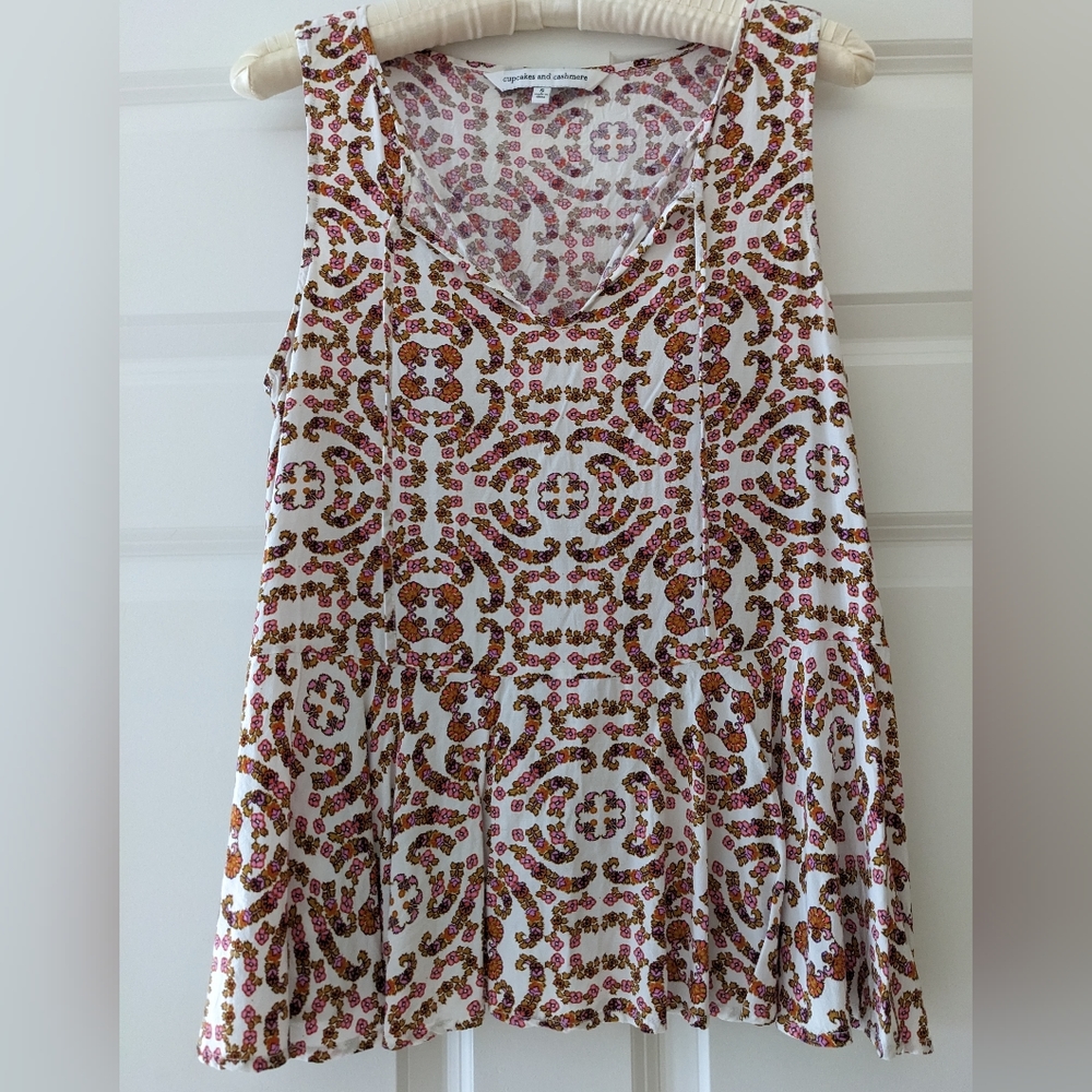 Cupcakes and Cashmere Peplum top floral dropwaist flounce hem tank Small